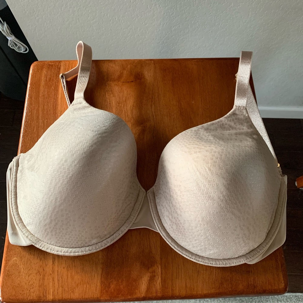 Like New Natori Conform Bra - 32H